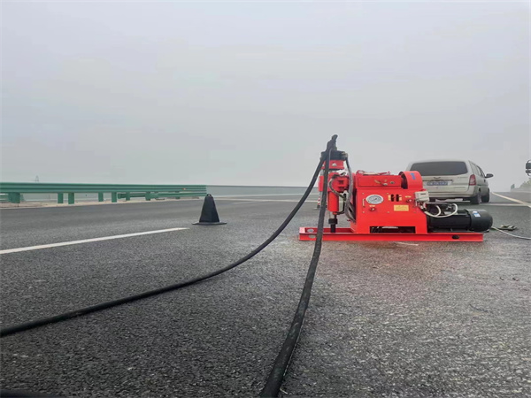 理县马路路基路面开裂下沉注浆加固灌浆